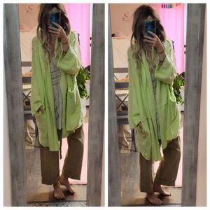 NWT Oversized FREE PEOPLE LIVIN IN THIS CARDI SWEATER